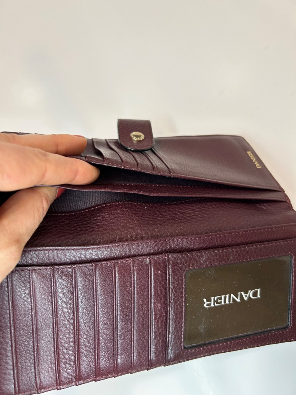 Danier Women’s Leather Long Wallet Multi ID Card Holder Clutch Purse Burgundy - Picture 11 of 13
